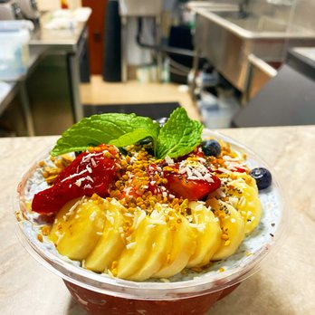 Sweet Greens Juice Bar - Açaí bowl with chia pudding - Juice Bars & Smoothies Near Me - Eureka, California Sweet Greens Juice Bar - Açaí bowl with chia pudding - Juice Bars & Smoothies Near Me - Eureka, California