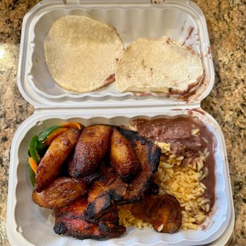 Rinconcito Latino - Pork chops with bean sauce - Salvadoran Near Me - Morristown, New Jersey Rinconcito Latino - Pork chops with bean sauce - Salvadoran Near Me - Morristown, New Jersey