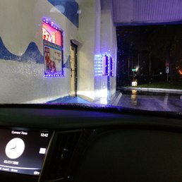 Tiny drive thru, after 43 mins waiting