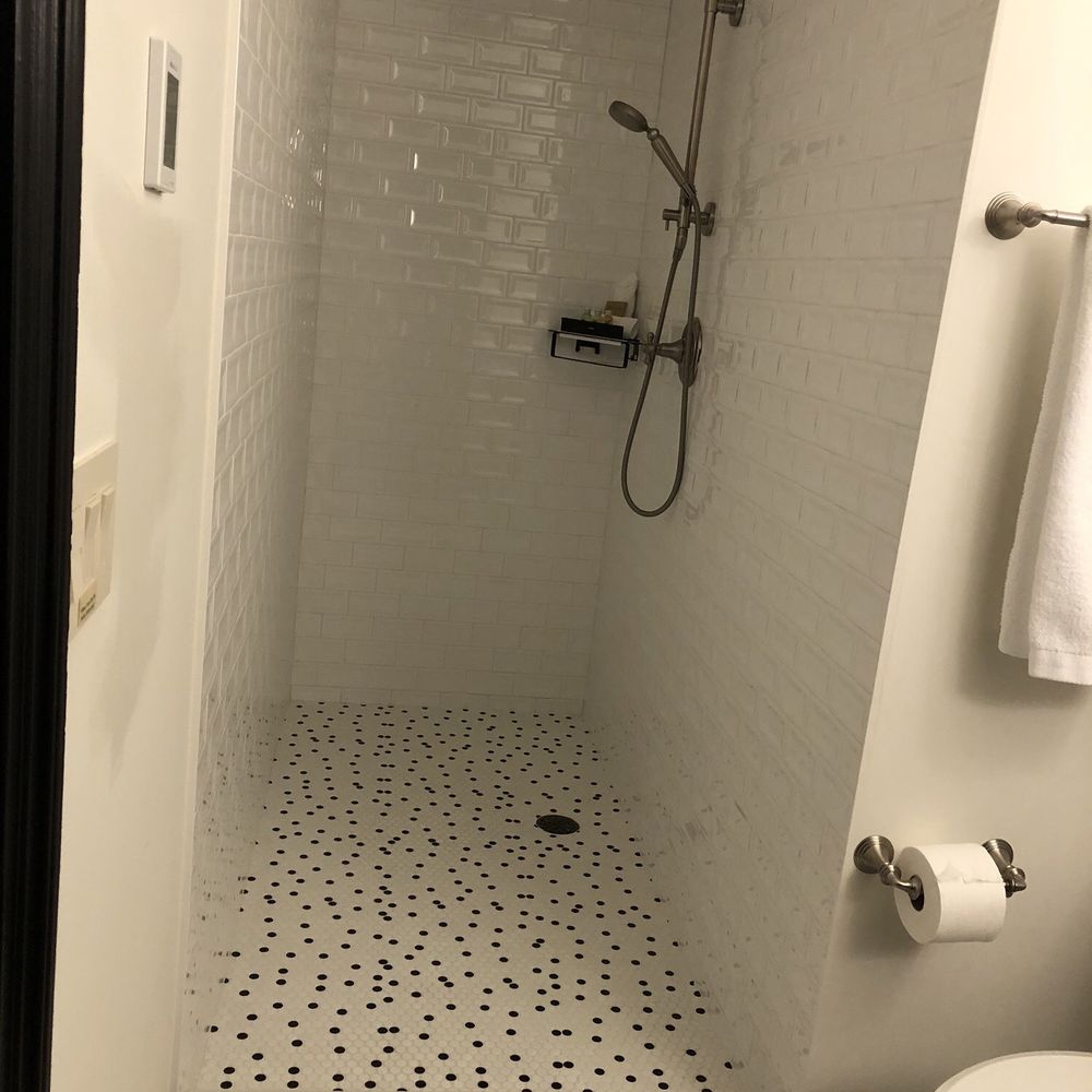 The Belfry House - Shower - Hotels Near Me - Delavan, Wisconsin The Belfry House - Shower - Hotels Near Me - Delavan, Wisconsin