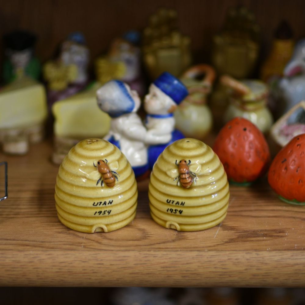 Legacy Antique Mall - A lot of cool styles of salt+pepper shakers - Antiques Near Me - Murrells Inlet, South Carolina Legacy Antique Mall - A lot of cool styles of salt+pepper shakers - Antiques Near Me - Murrells Inlet, South Carolina