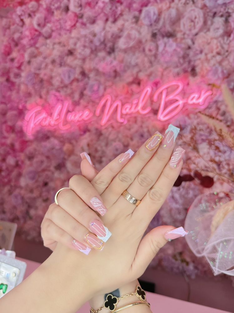 Pinkluxe Nail Bar Logo