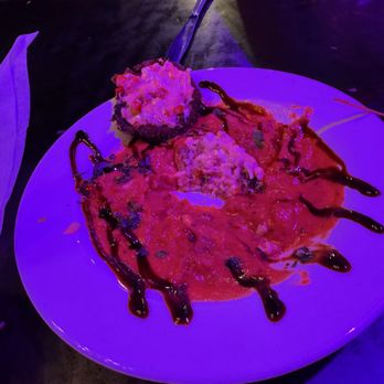 JohnKing Grill & Dueling Pianos - Very yummy, just not served hot... which is kind of what I'm used to. - American Near Me - Charleston, South Carolina