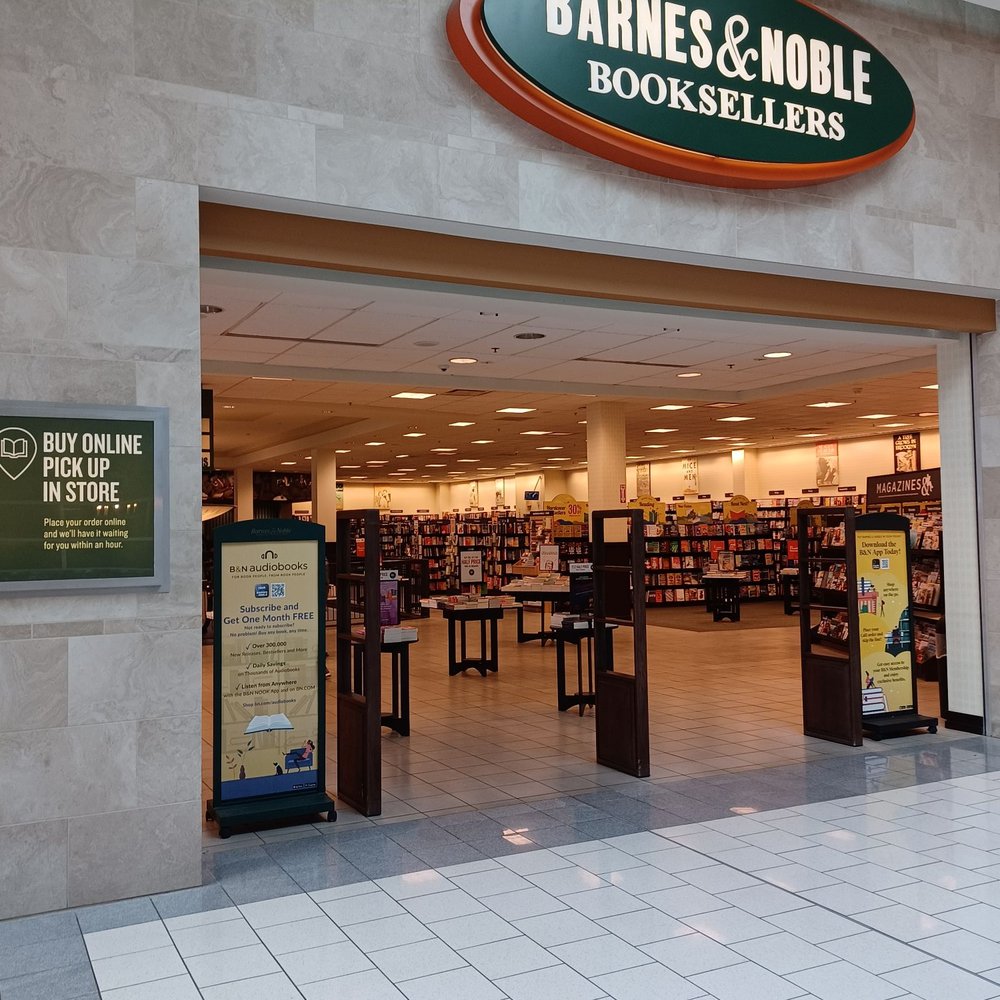 the entrance to barnes and noble bookstore