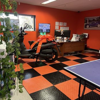 Inside Car Guys - Inside good vibes - Car Brokers Near Me - Thousand Oaks, California