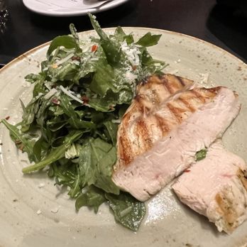 SOCIAL BIRD - Arugula salad with chicken - Gastropubs Near Me - Lafayette, California