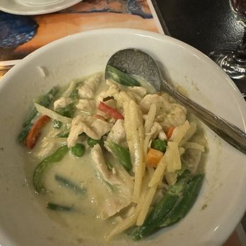 Dang's Thai Cuisine & Sushi Bar - Green curry with chicken - Thai Near Me - Hailey, Idaho