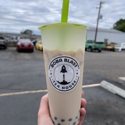 Boba Blast Tea House - Golden milk tea w/boba
