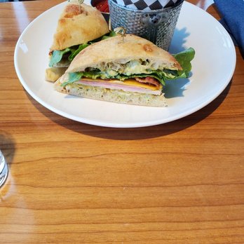 Jetty Bar & Grille - Seafood Near Me - Everett, Washington