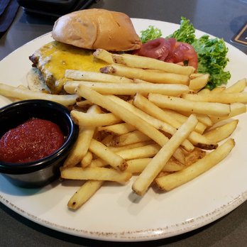 Two Tides Bar - Pub burger - Bars Near Me - Honolulu, Hawaii Two Tides Bar - Pub burger - Bars Near Me - Honolulu, Hawaii