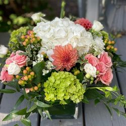 Courtney's Floral Creations - Stunning flower arrangement