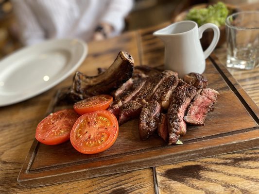 The Porterhouse Grill & Rooms by null