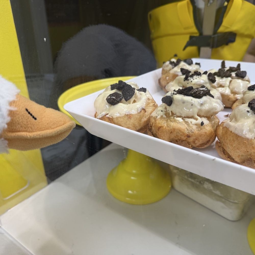 Beard Papa's - Oreo puffs - Desserts Near Me - Philadelphia, Pennsylvania