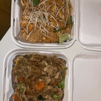 Thai Gourmet Kitchen - Top - pad Thai Bottom - pad see ew - Food Stands Near Me - Tampa, Florida Thai Gourmet Kitchen - Top - pad Thai Bottom - pad see ew - Food Stands Near Me - Tampa, Florida