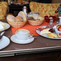 Hogarts Circus Caffee - Deftiges und italienisches Frühstück