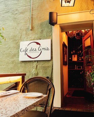 Cafe Des Amis by null