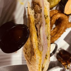 Buckets Sports Bar - Cuban - excellent