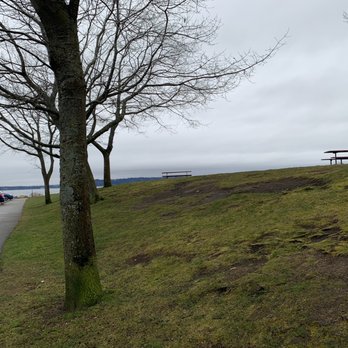 Marina Beach Park - Picnic tables near a parking strip, Sunday 16 February 2025. - Parks Near Me - Edmonds, Washington Marina Beach Park - Picnic tables near a parking strip, Sunday 16 February 2025. - Parks Near Me - Edmonds, Washington