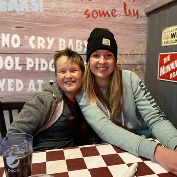 Durty Gurt's - Kids eating at Durty Gurts - American Near Me - Galena, Illinois Durty Gurt's - Kids eating at Durty Gurts - American Near Me - Galena, Illinois