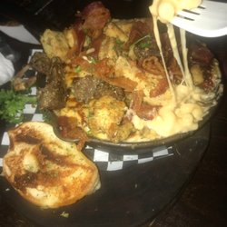 Cuatro Gatos - Loaded Mac & cheese