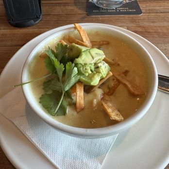 Yard House - Chicken Tortilla Soup - New American Near Me - Burlington, Massachusetts