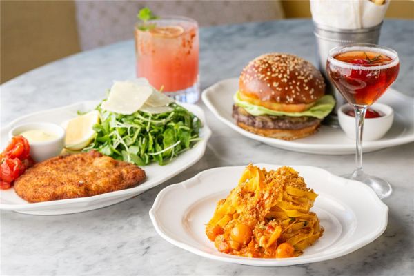 The Georgian Hotel by null