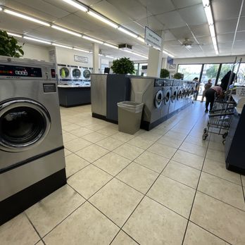 Azusa Coin Laundry - Clean floors. Small load washer $3.75 - Laundromat Near Me - La Puente, California Azusa Coin Laundry - Clean floors. Small load washer $3.75 - Laundromat Near Me - La Puente, California