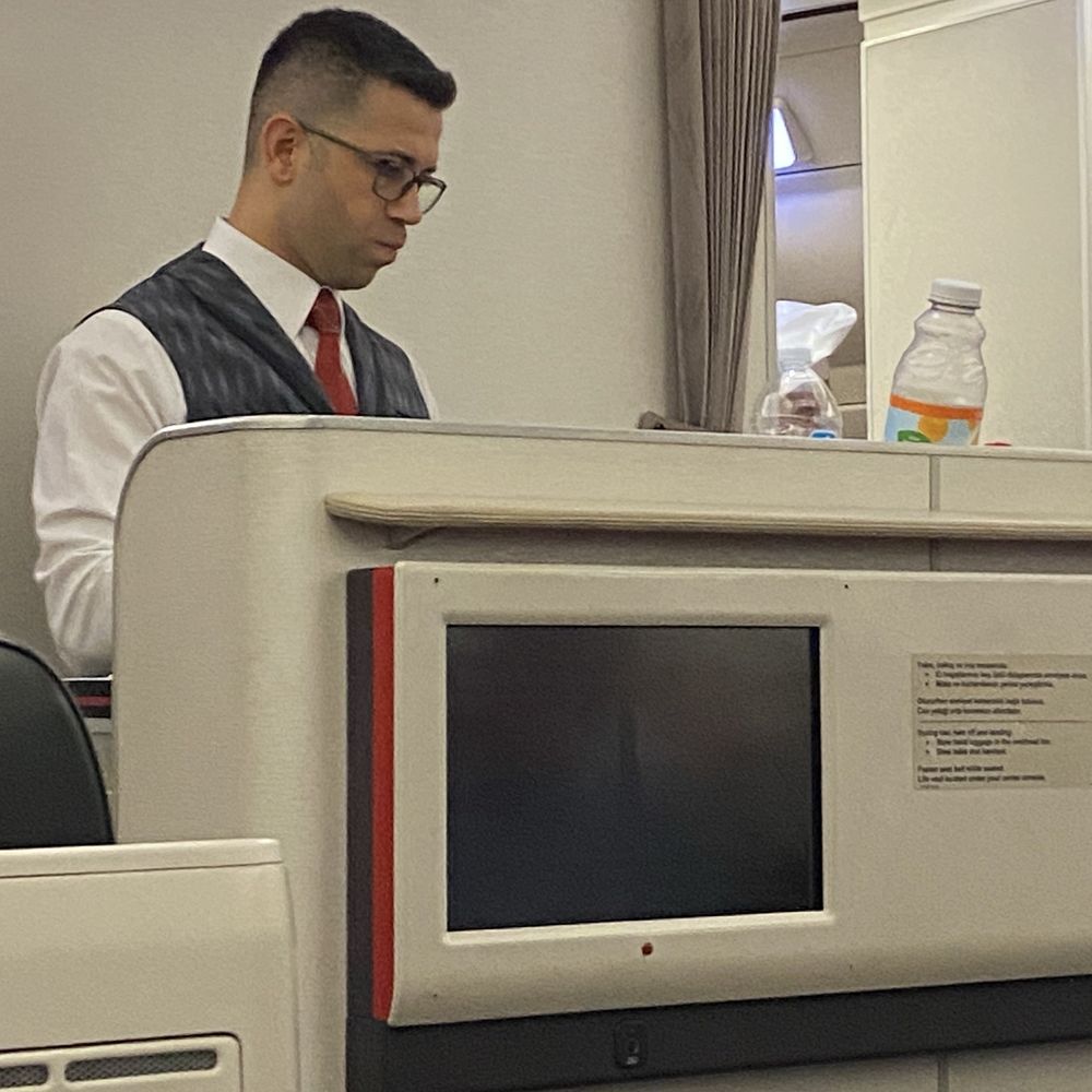 Turkish Airlines - Osman.    Excelent flight attendant - Airlines Near Me - Istanbul, 34