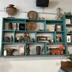MO’s Coffee & Cafe - Wall decor (cool vibes)