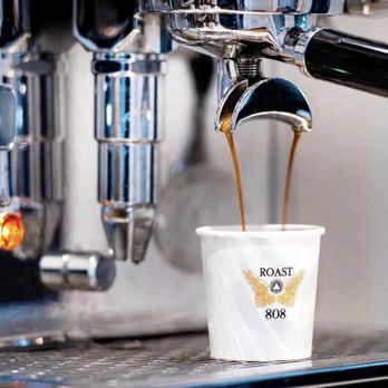 Roast 808 - coffee being poured into a cup - Coffee & Tea Near Me - Arlington Heights, Illinois