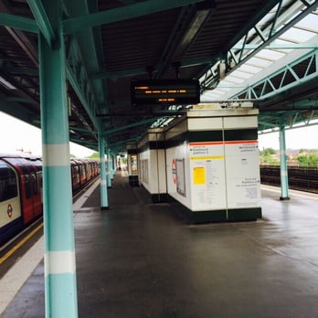 Greenford Underground Station - Train Stations Near Me - Greenford, XGL
