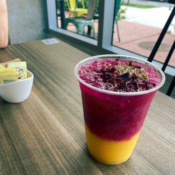 Bistro Cafe - This tea is the worst thing they have there..... and for $12?! I should've thrown it at them lol - Breakfast & Brunch Near Me - Miami, Florida