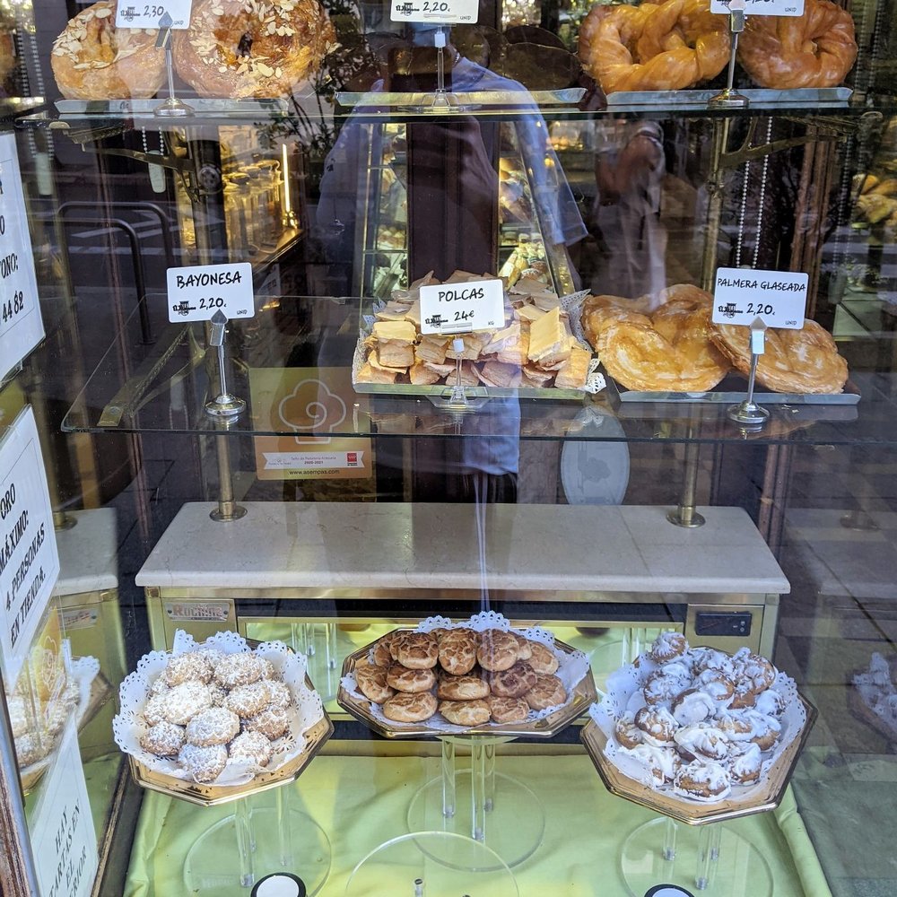 El Riojano - Confiteria El Riojano 09/10/21 - Bakeries Near Me - Madrid, M