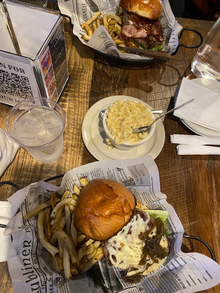 HILLTOWN TAVERN FAIRMOUNT Updated April 2024 38 Photos & 40