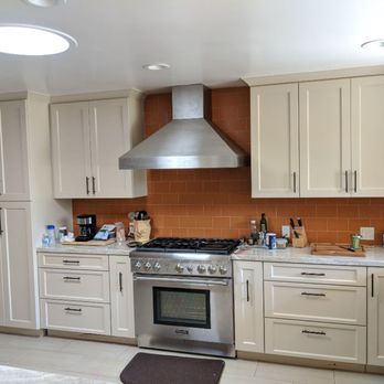 AV Cabinetry - Paint grain costume cabinets - Cabinetry Near Me AV Cabinetry - Paint grain costume cabinets - Cabinetry Near Me