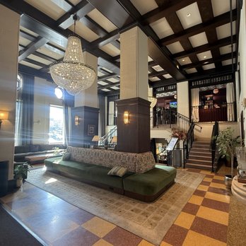 Holston House - Lobby - Hotels Near Me - Nashville, Tennessee Holston House - Lobby - Hotels Near Me - Nashville, Tennessee