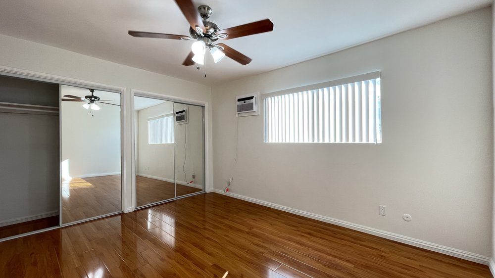 WOODMAN APARTMENTS 33 Photos 7107 Woodman Ave, Los Angeles