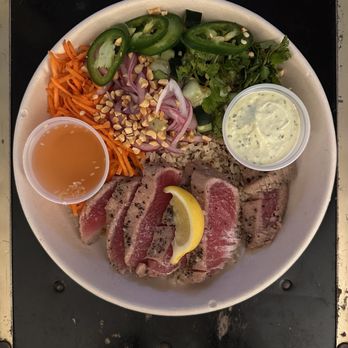 Modern Market Eatery - Lemongrass Tuna Bowl - Salad Near Me - Kansas City, Missouri