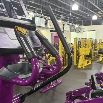 Planet Fitness - A lot of cardio equipment - Gyms Near Me - Longmont, Colorado Planet Fitness - A lot of cardio equipment - Gyms Near Me - Longmont, Colorado