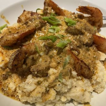 Riverport Grille - Shrimp and grits - American Near Me - Chattanooga, Tennessee Riverport Grille - Shrimp and grits - American Near Me - Chattanooga, Tennessee