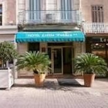 Little Palace - L'entrée de l'hôtel... - Hotels Near Me - Toulon, 83 Little Palace - L'entrée de l'hôtel... - Hotels Near Me - Toulon, 83