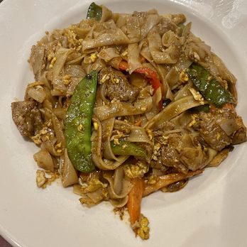 Takara Thai House & Sushi - Drunken noodles - Thai Near Me - Marathon, Florida Takara Thai House & Sushi - Drunken noodles - Thai Near Me - Marathon, Florida