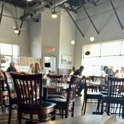Texan Diner - Interior very comfortable with tables and booths