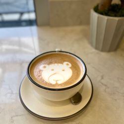 V Cafe - Beautiful latte art and perfect coffee.