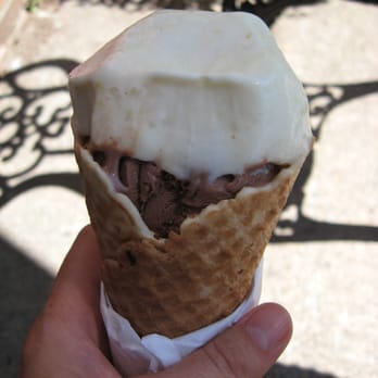 Dee Dee's - Ginger-lemon on top, Mexican chocolate on the bottom. - Ice Cream & Frozen Yogurt Near Me - Halifax, Nova Scotia