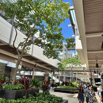 Ala Moana Center - Sunlight anyone? - Shopping Centers Near Me - Honolulu, Hawaii