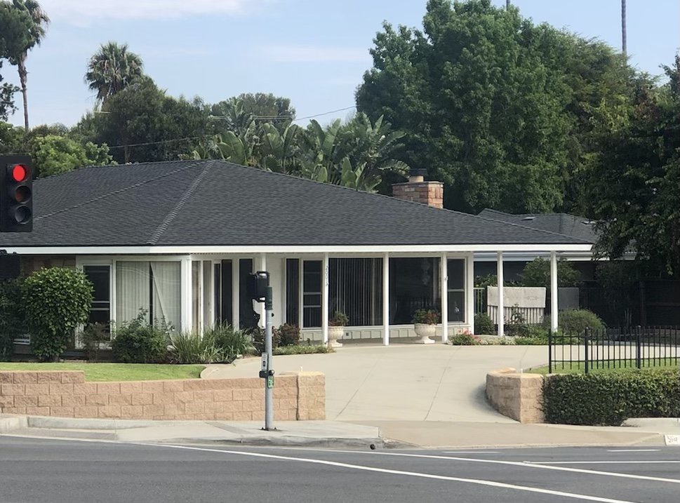 Slide of Luis Mendoza Roofing