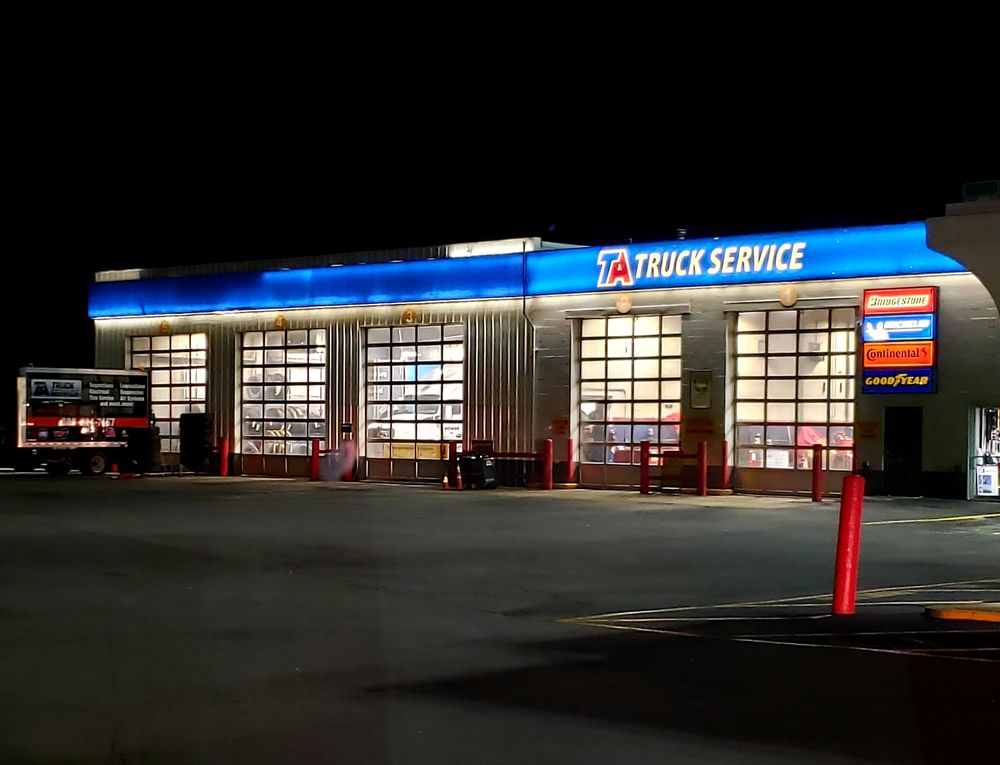 TRAVELCENTERS OF AMERICA 3265 N Service Rd E, Foristell, Missouri