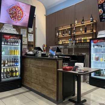 Curry On Pie - Bar and ordering area. - Pizza Near Me - Artesia, California Curry On Pie - Bar and ordering area. - Pizza Near Me - Artesia, California