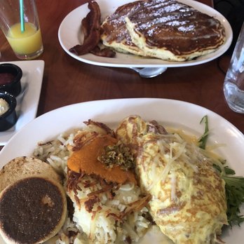 Blue's Egg + Bakery - Pulled ham omelette / Goat cheese browns / English muffin - Breakfast & Brunch Near Me - Milwaukee, Wisconsin
